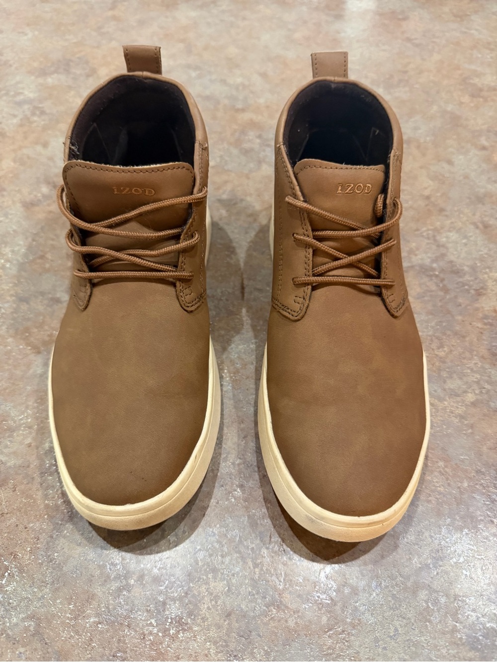 IZOD Palmer Chukka Boots. Size 8